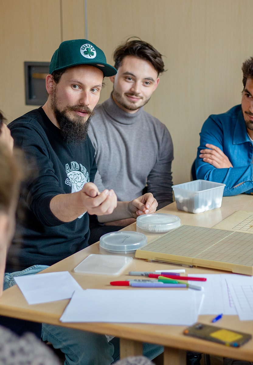 Un animateur lors d'un workshop de Schoolab pour entreprise