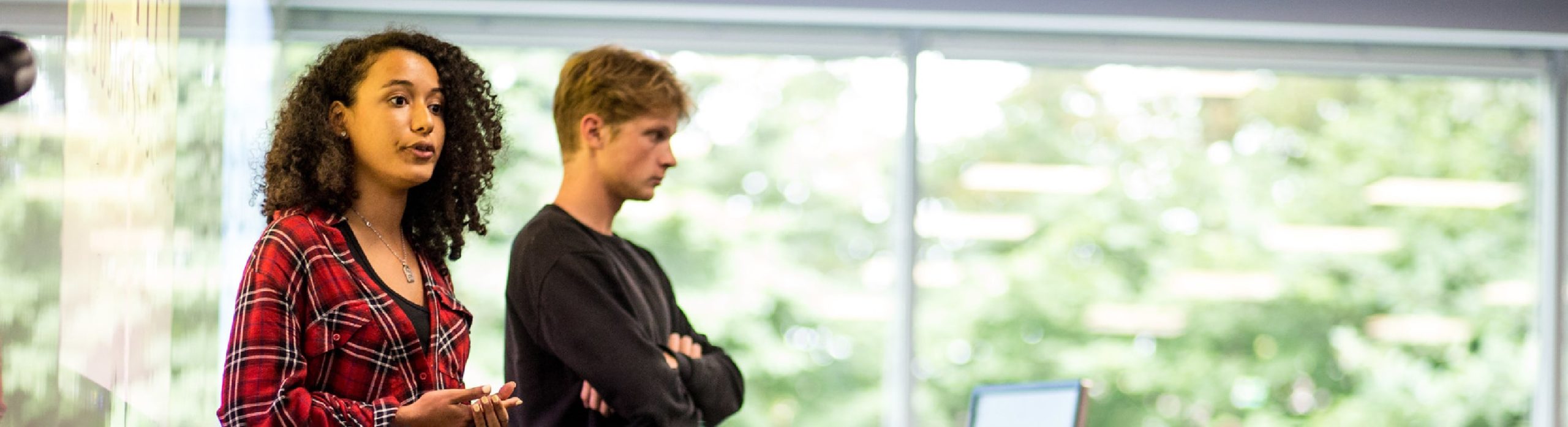 Deux entrepreneurs présentent leur pitch