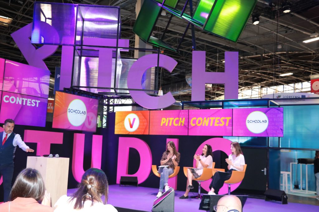 Les 3 jury sur la scène du pitch contest animé par Schoolab lors de VivaTech.